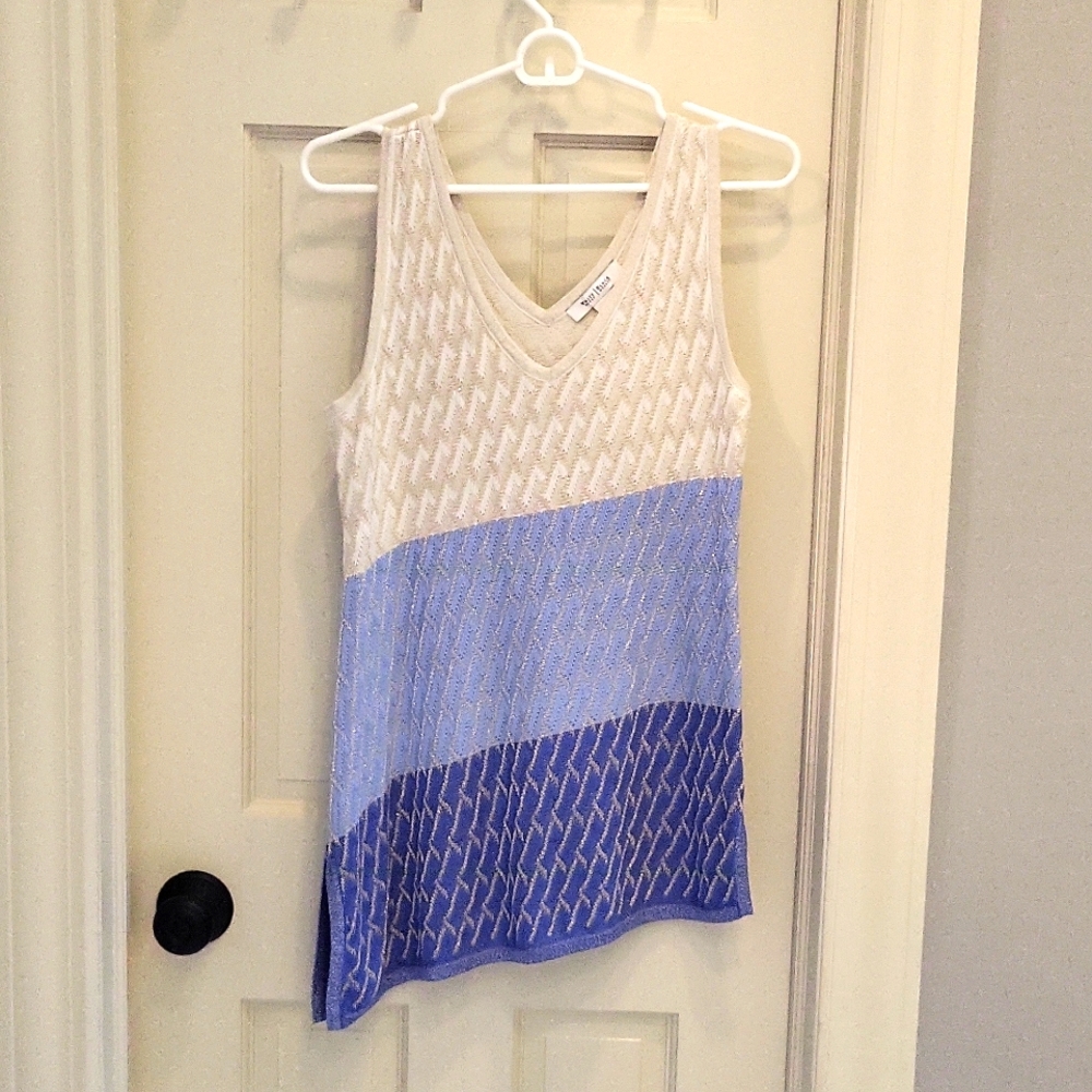 White House Black Market Vneck Tank